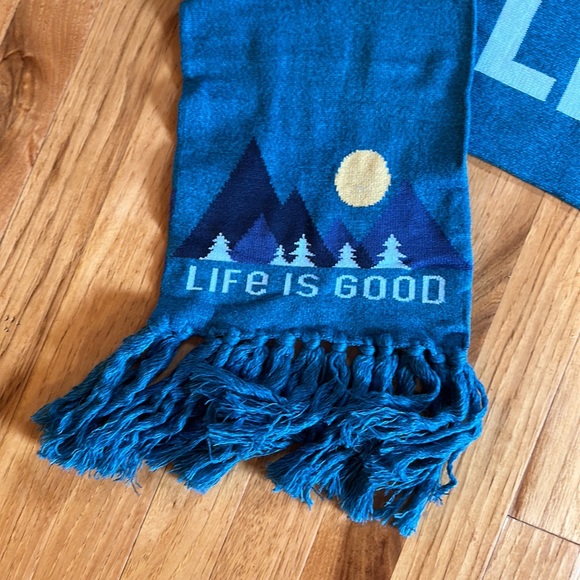 Life is good scarf NWT - Picture 2 of 3